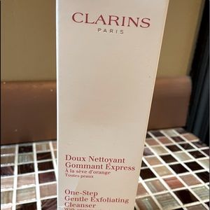 Clarins, One-Step Gentle Exfoliating Cleanser